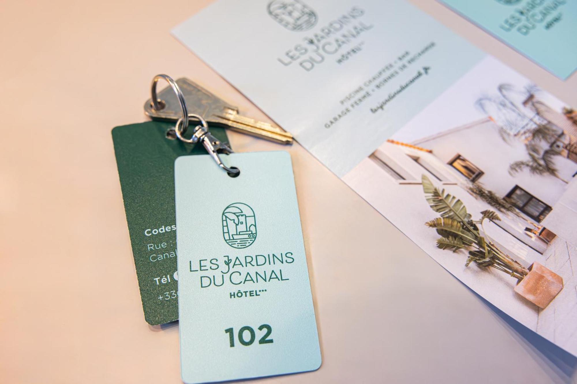 Les Jardins Du Canal Piscine Chauffee Aigues-Mortes Esterno foto