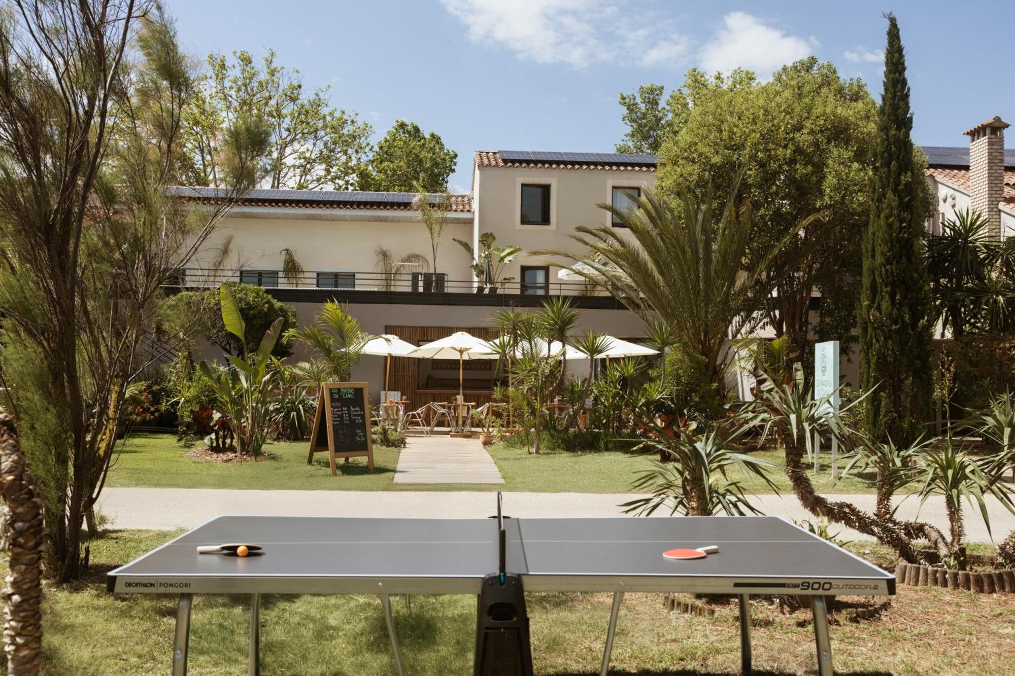 Les Jardins Du Canal Piscine Chauffee Aigues-Mortes Esterno foto