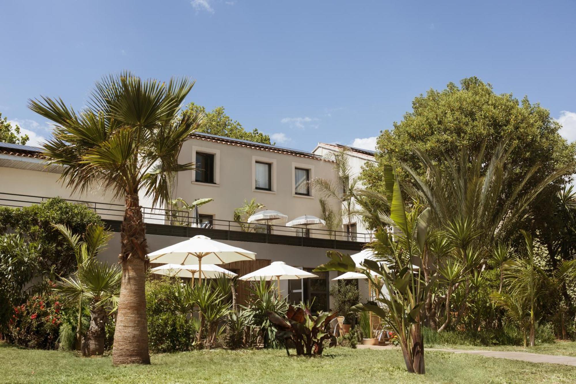Les Jardins Du Canal Piscine Chauffee Aigues-Mortes Esterno foto